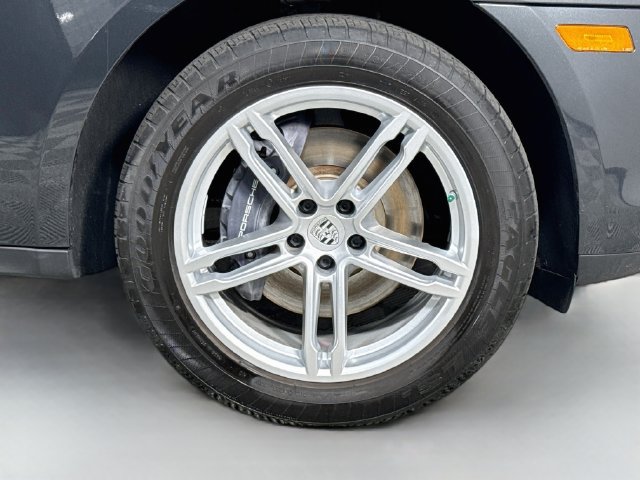 Used 2023 Porsche Macan w/ Premium Package Plus AWD/4WD image 31