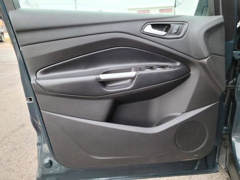 Used 2019 Ford Escape SE image 8