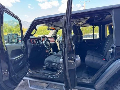 Used 2021 Jeep Wrangler Unlimited Rubicon AWD/4WD image 10