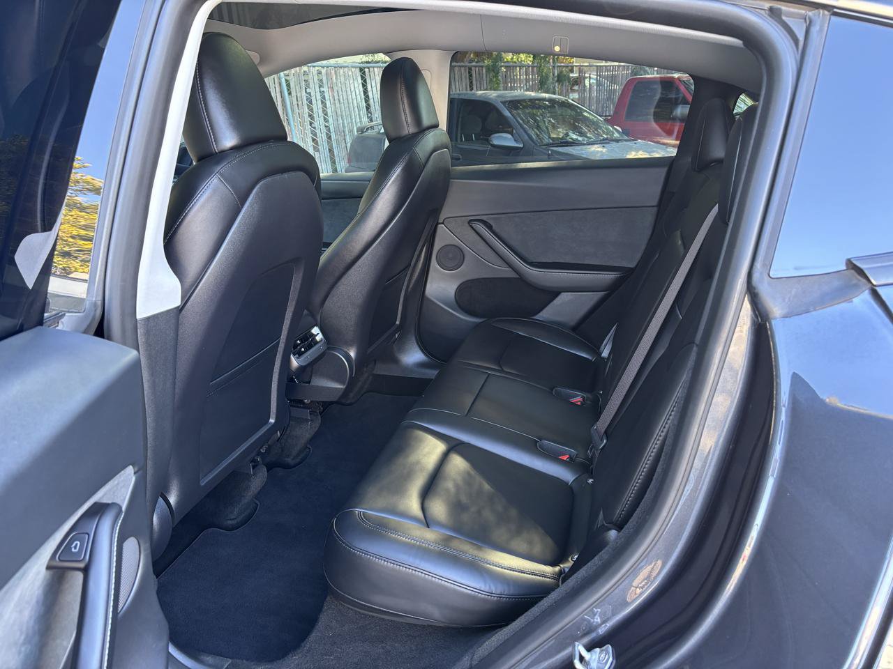 Used 2024 Tesla Model Y Long Range AWD/4WD image 7