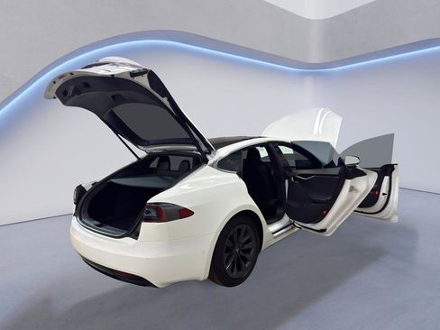 Used 2018 Tesla Model S AWD image 13