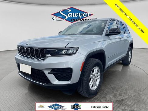 Used 2023 Jeep Grand Cherokee Laredo AWD/4WD image 1