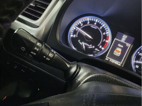 Used 2015 Toyota Highlander Limited Platinum image 27