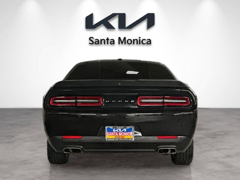 Used 2023 Dodge Challenger SXT image 5