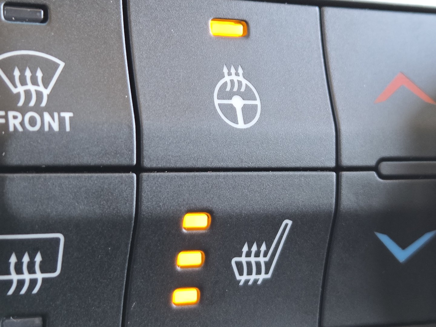 Used 2020 Jeep Wrangler Unlimited Sahara w/ LED Lighting Group AWD/4WD image 4