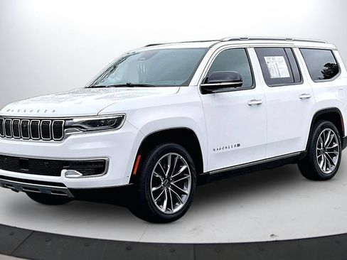 Certified 2025 Jeep Wagoneer Series III w/ Premium Group I AWD/4WD image 4