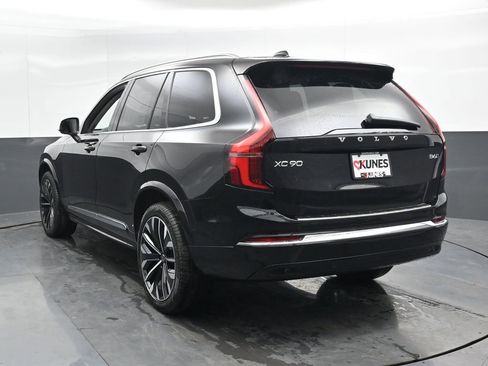 New 2026 Volvo XC90 B6 Plus w/ Protection Package Premier image 8