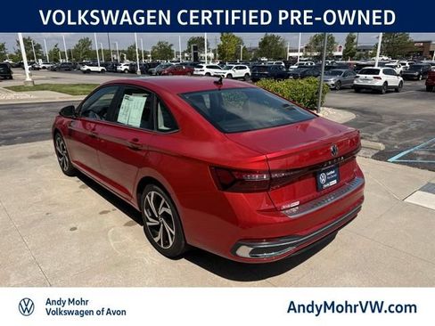 Used 2025 Volkswagen Jetta SEL FWD image 4