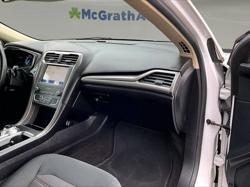 Used 2020 Ford Fusion SE AWD/4WD image 29