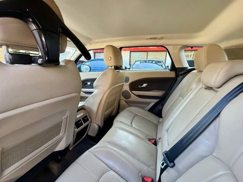 Used 2018 Land Rover Range Rover Evoque SE Premium image 30