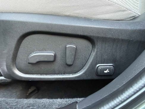 Used 2018 Subaru Forester 2.5i Premium w/ All-Weather Package image 22