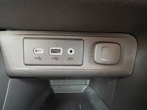 Used 2023 Buick Encore GX Select AWD/4WD image 23
