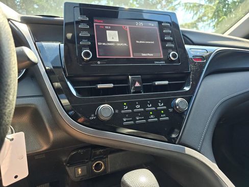 Used 2021 Toyota Camry LE w/ Carpet Mat Package (TMS) AWD/4WD image 18