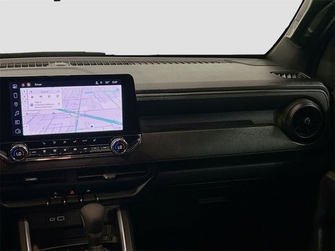 Used 2025 Chevrolet Colorado Trail Boss image 21