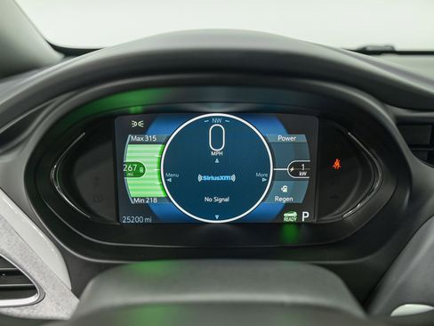 Used 2021 Chevrolet Bolt LT FWD image 22