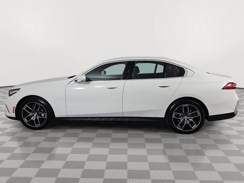 Used 2026 BMW 530i RWD image 5