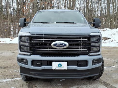 New 2026 Ford F250 Platinum w/ FX4 Off-Road Package image 3