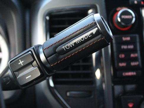 Used 2017 Nissan Titan Platinum Reserve image 18