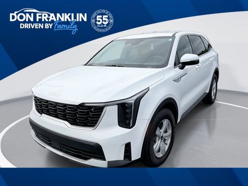 Used 2024 Kia Sorento LX FWD image 1