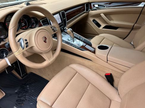 Used 2013 Porsche Panamera image 11