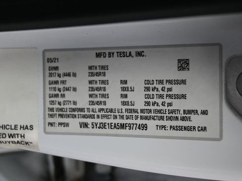 Used 2021 Tesla Model 3 Standard Range Plus image 8