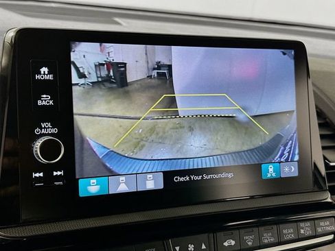 Used 2025 Honda Odyssey EX-L image 19