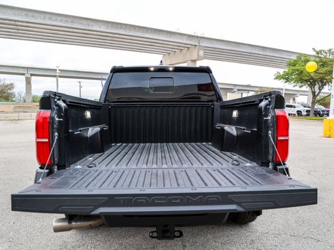 Certified 2025 Toyota Tacoma SR5 w/ SR5 Upgrade Package AWD/4WD image 12