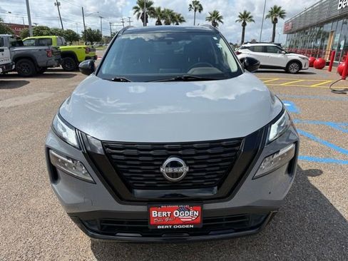 Certified 2023 Nissan Rogue SV w/ SV Premium Package FWD image 2