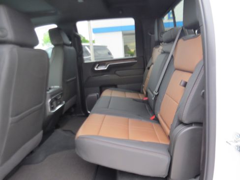 New 2026 Chevrolet Silverado 3500 High Country w/ High Country Premium Package AWD/4WD image 18