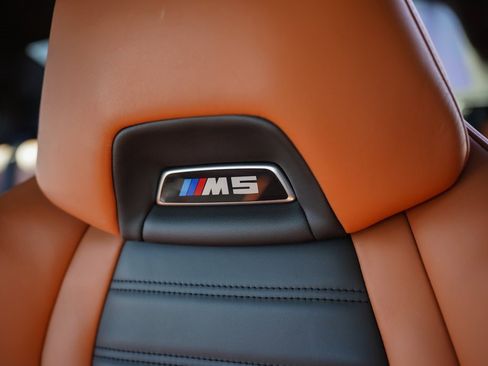 Used 2023 BMW M5 image 36