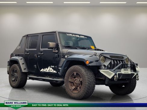 Used 2015 Jeep Wrangler Unlimited Sahara w/ Dual Top Group AWD/4WD image 1