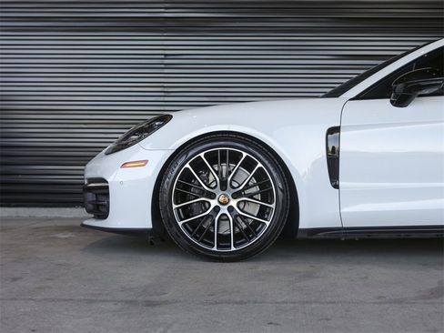 Certified 2023 Porsche Panamera 4S image 12