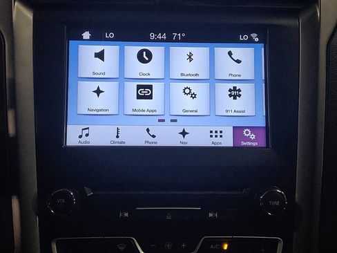 Used 2018 Ford Fusion SE w/ Fusion SE Technology Package image 25