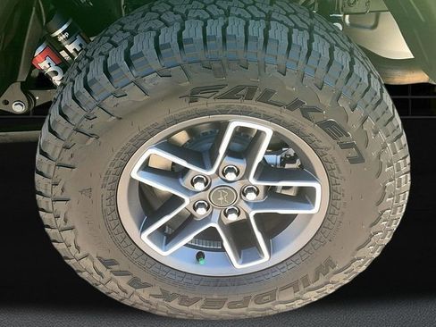 Used 2025 Jeep Gladiator Mojave image 12