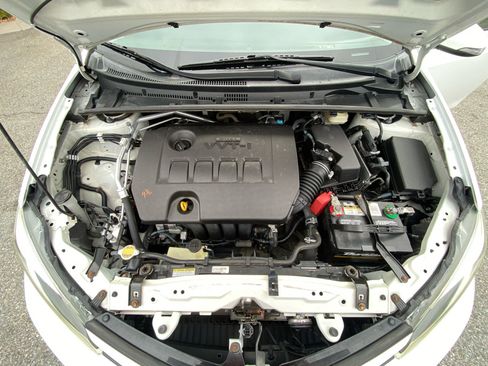 Used 2017 Toyota Corolla SE image 16