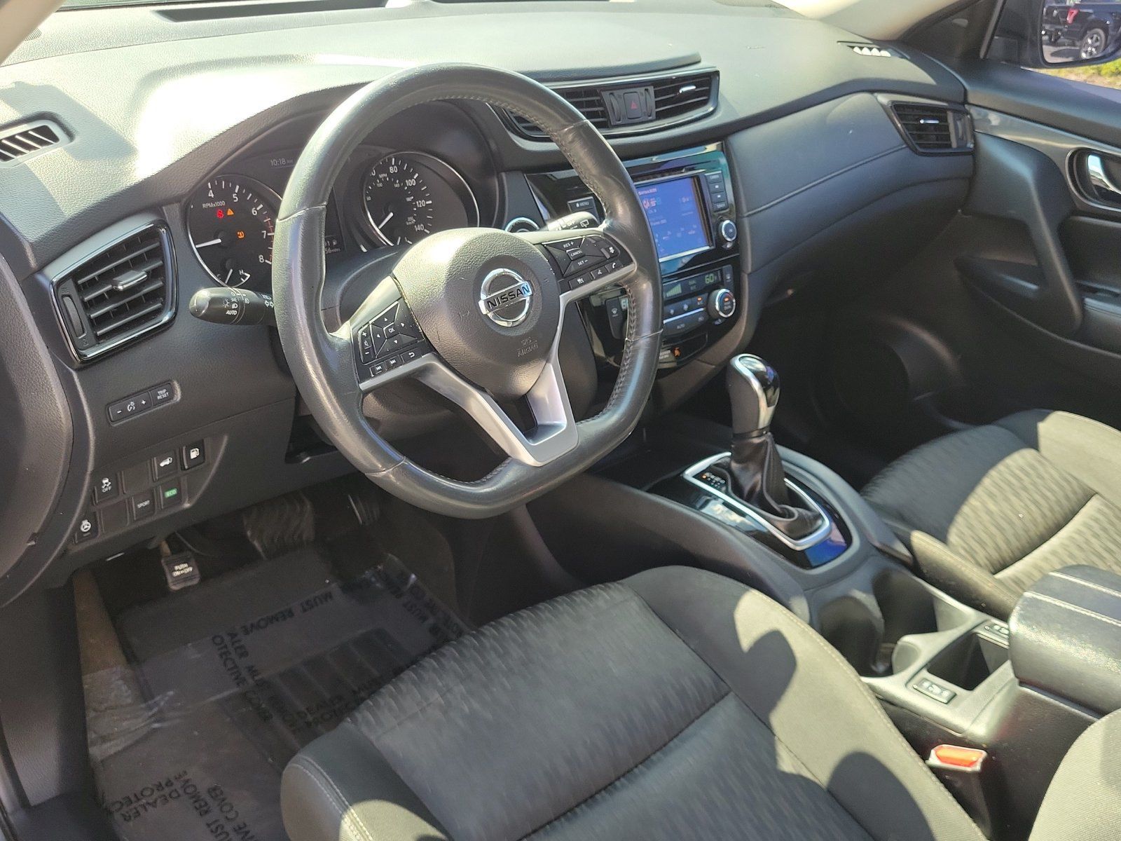 Used 2018 Nissan Rogue SV w/ Premium Package FWD image 12
