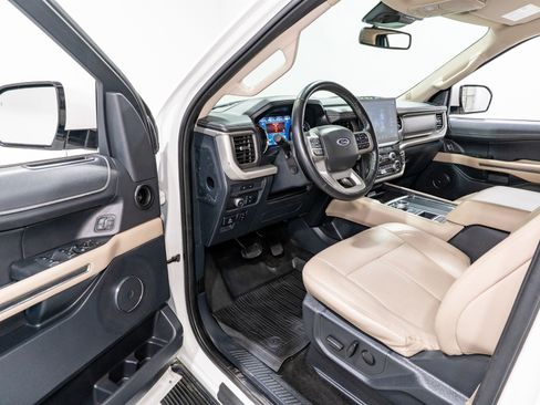 Used 2022 Ford Expedition Max XLT image 12