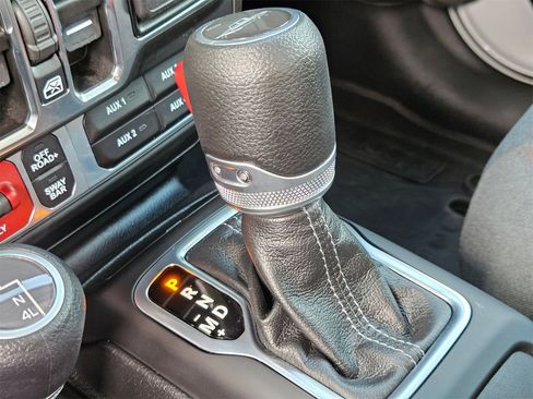 Used 2024 Jeep Gladiator Rubicon image 16