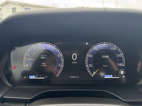 Used 2023 Jeep Grand Cherokee Laredo image 24