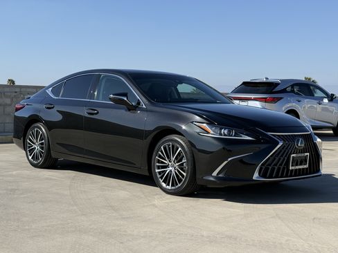 Certified 2025 Lexus ES 300h w/ Premium Package FWD image 2
