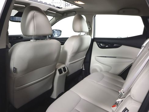 Used 2022 Nissan Rogue Sport SL w/ Premium Package image 19