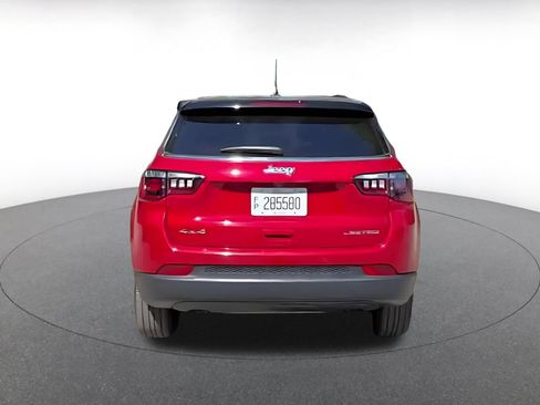 Used 2025 Jeep Compass Limited AWD/4WD image 11