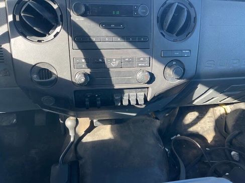 Used 2013 Ford F250 XL w/ Camper Pkg image 8