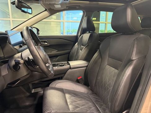 Used 2024 Nissan Rogue Platinum w/ Platinum Premium Package AWD/4WD image 20