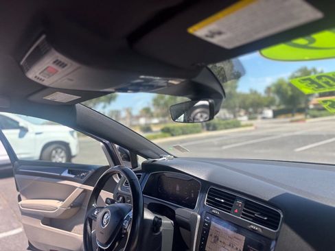Used 2019 Volkswagen e-Golf SEL Premium FWD image 25