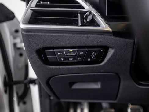 Used 2025 BMW M4 Coupe w/ Executive Package image 39