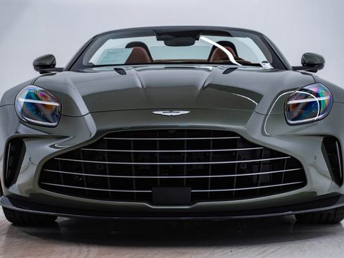 Used 2026 Aston Martin V8 Vantage Roadster image 5
