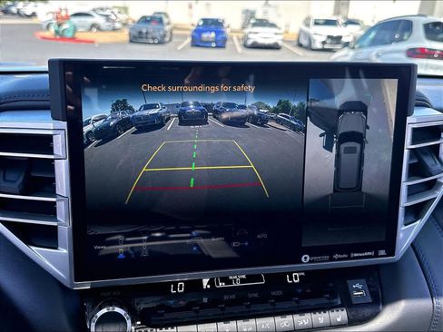Used 2024 Toyota Sequoia Platinum AWD/4WD image 17