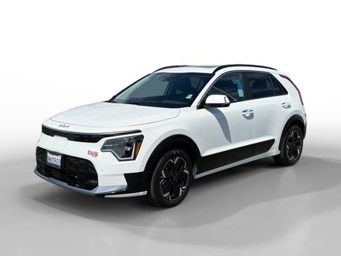Used 2024 Kia Niro Wave FWD image 1