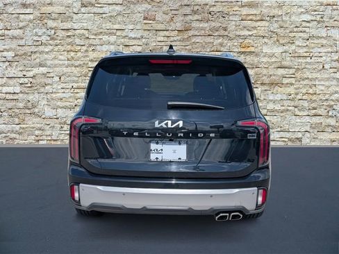 Certified 2023 Kia Telluride EX w/ EX Captain's Chair Package FWD image 6